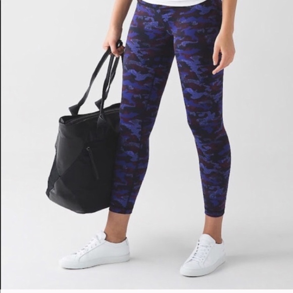 LULULEMON High Times Pant Crop Hounds Camo Emperor Blue Black Size 4